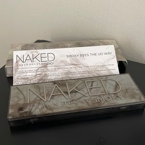 Urban Decay Brand New in Box Smoky Eye Shadow Palette